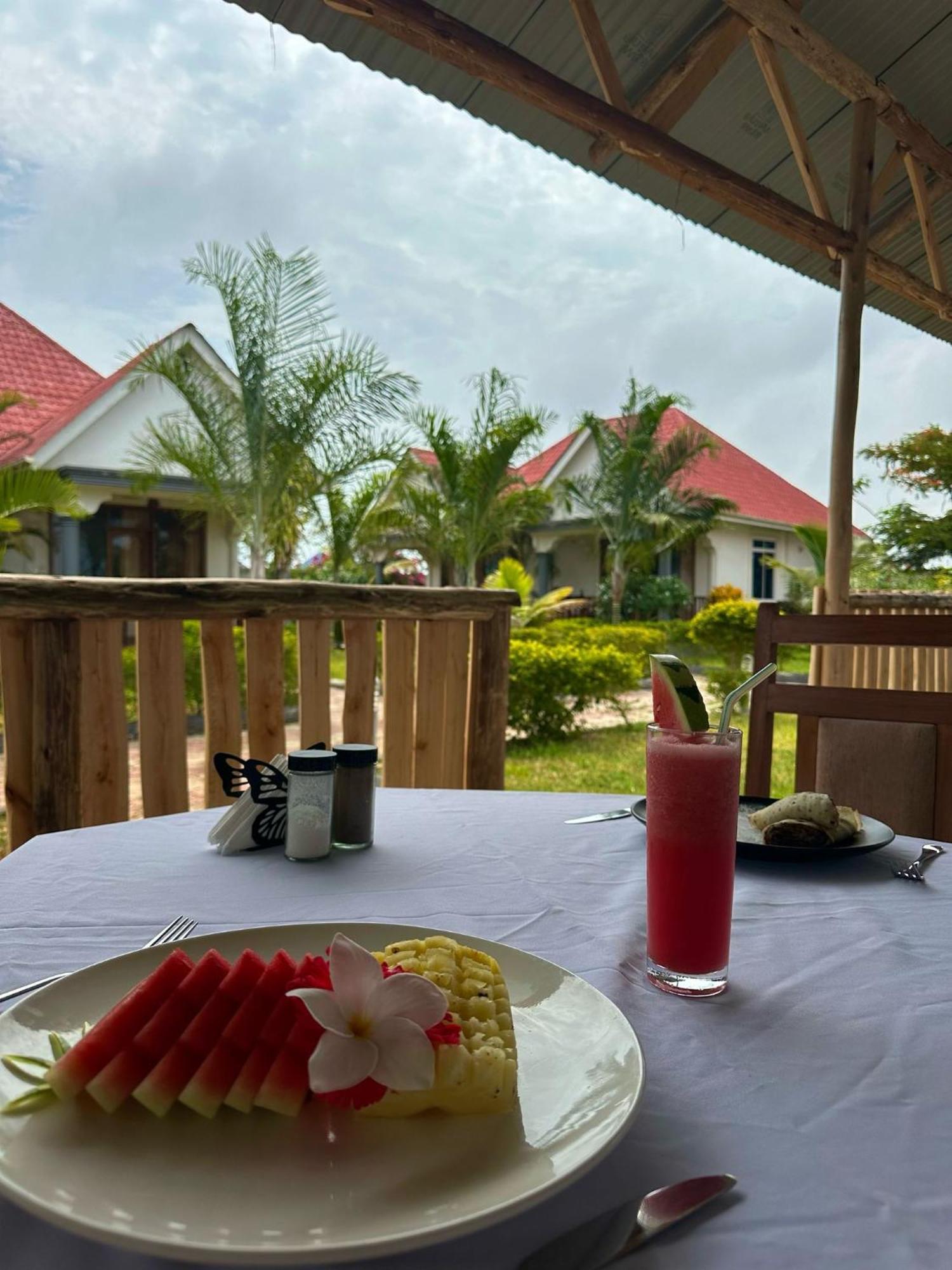 Relax Hotel Taj Nungwi Exterior foto